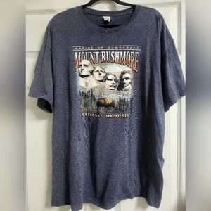 Mens Y2K T-Shirt - Size XL- Mount Rushmore